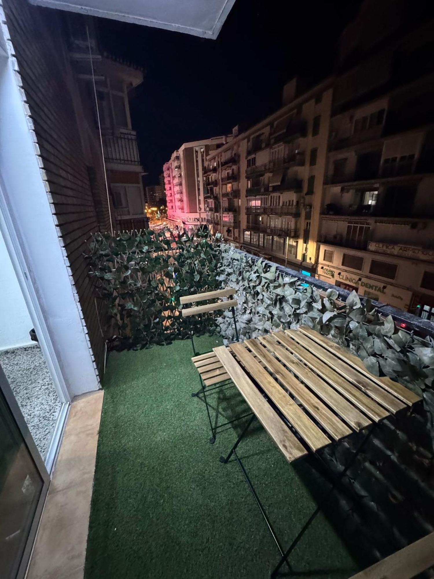 Apartamento De Habitaciones Privadas En El Centro De Malaga Exterior photo
